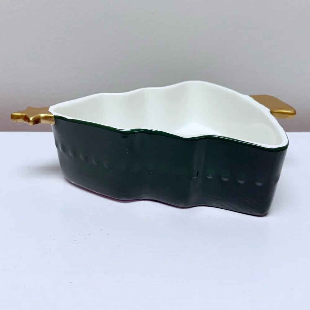 New! Ceramic Christmas Tree Shaped Green Bakeware by Target Bullseye Playground